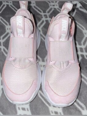 Nike Girl’s Size 1Y Pink Slip-On Athletic Sneakers